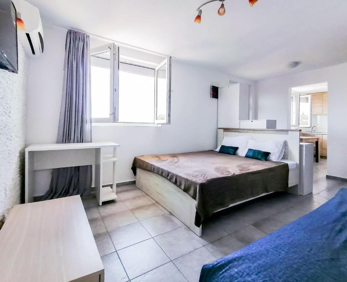 Apartments Siesta Tivat Bagian luar foto