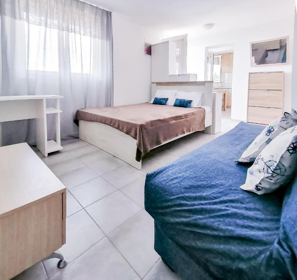 Apartments Siesta Tivat Bagian luar foto
