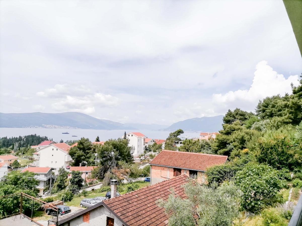 Apartments Siesta Tivat Bagian luar foto