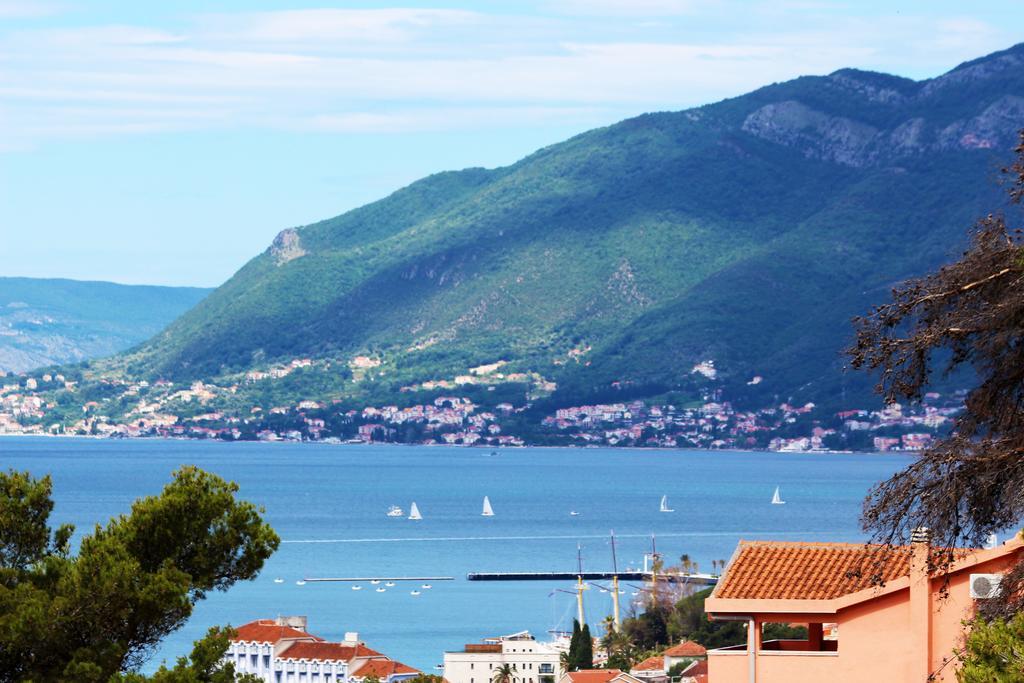 Apartments Siesta Tivat Bagian luar foto