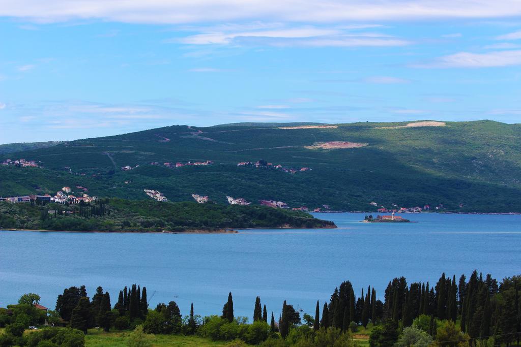 Apartments Siesta Tivat Bagian luar foto