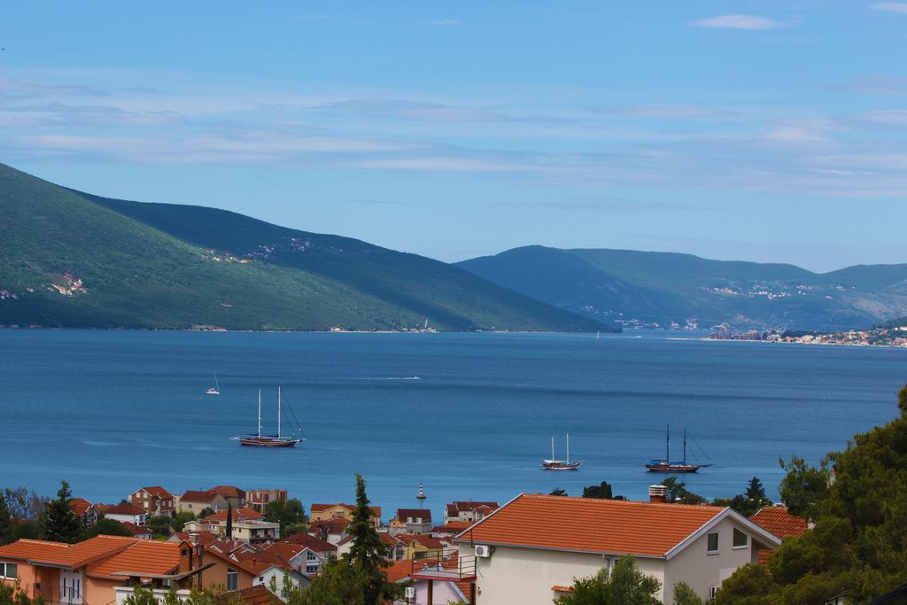 Apartments Siesta Tivat Bagian luar foto